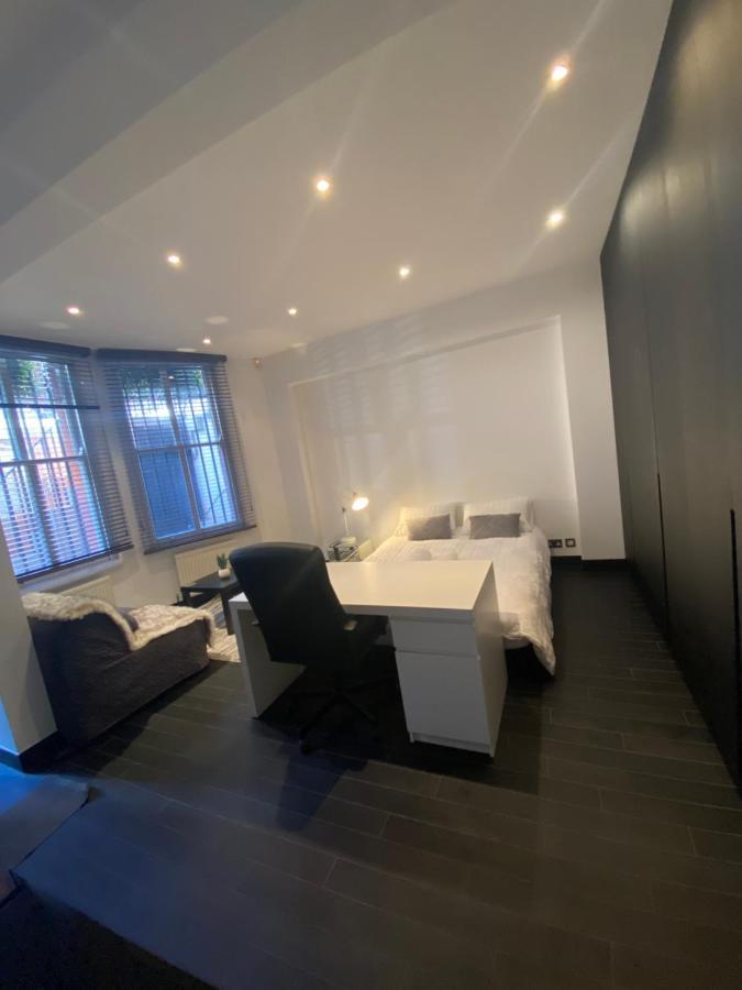 Apartmán Beautiful Modern Studio In High Street Kensington Londýn Exteriér fotografie