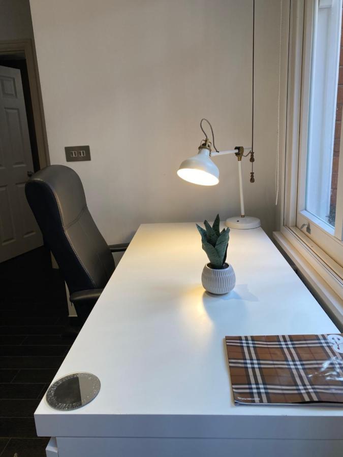 Apartmán Beautiful Modern Studio In High Street Kensington Londýn Exteriér fotografie